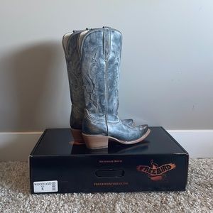 Woodland Ice Freebird Cowgirl Boots Size 8.